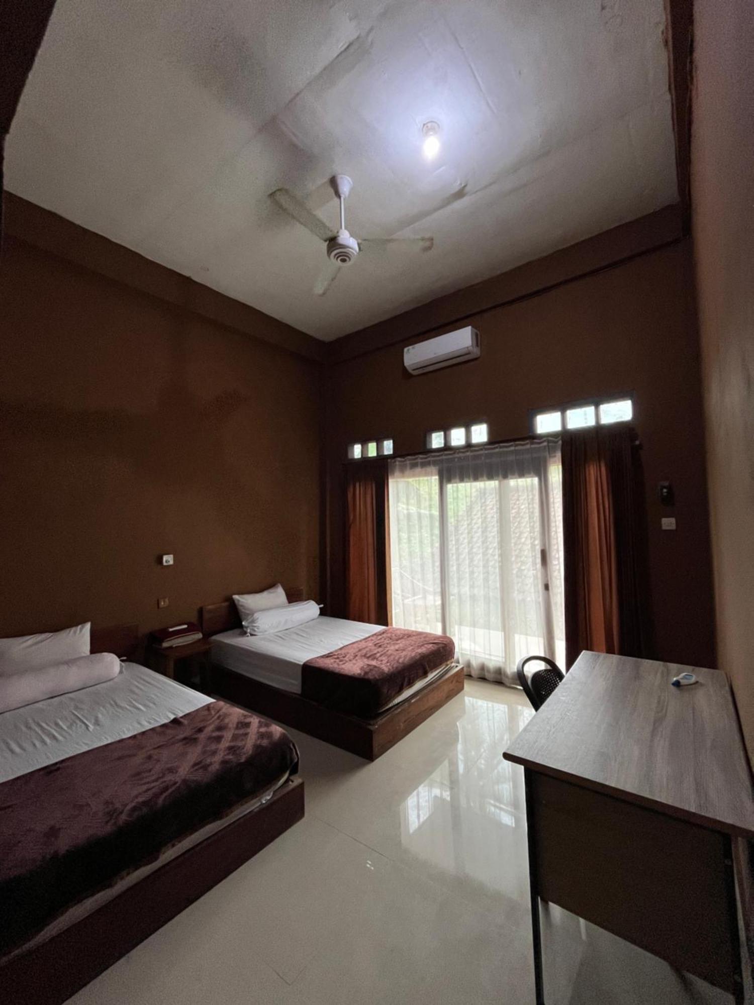 Fullmoon Homestay Kuta  Exterior foto